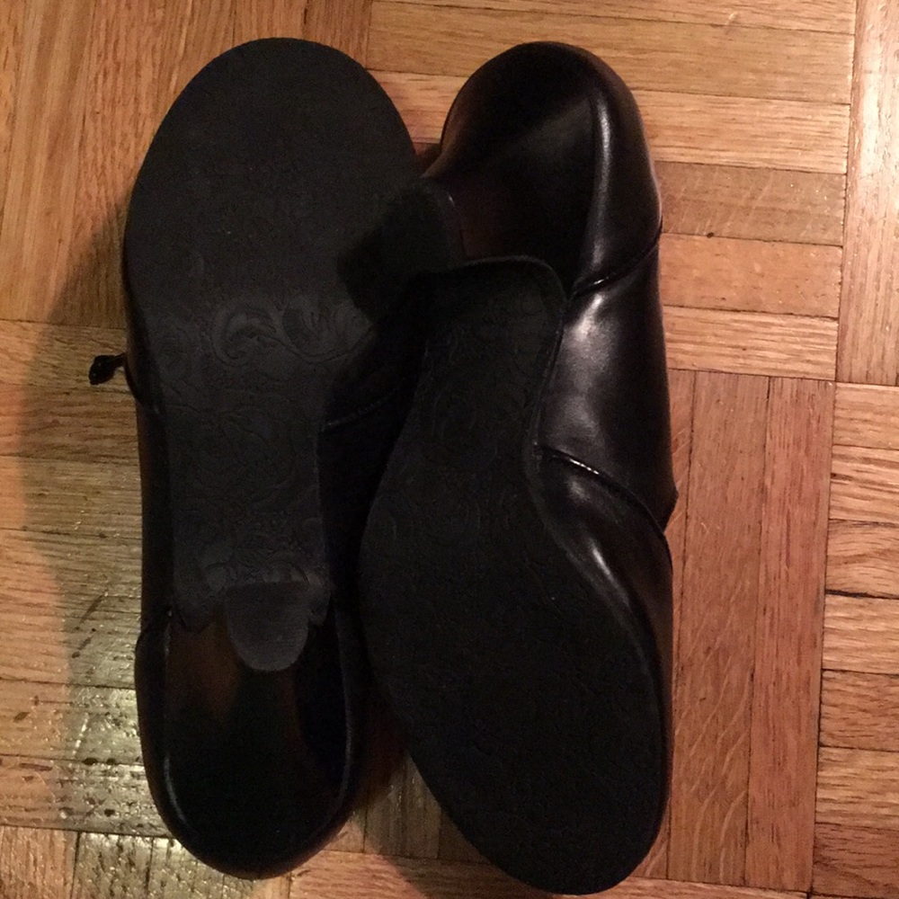 Shoes - Picture 3 of 3